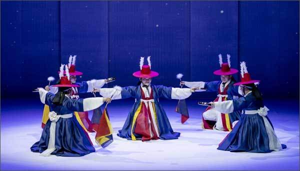 《축제(祝·祭)》 한 장면
