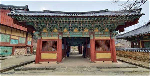 순천 송광사 사천왕문
