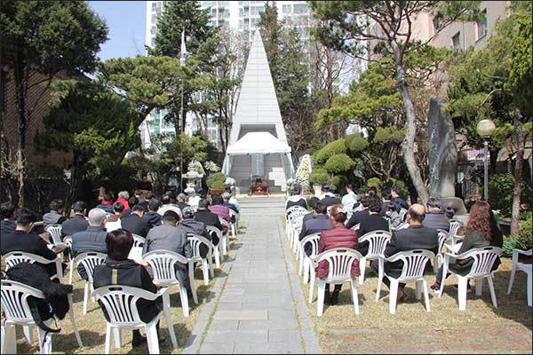 이정근 의사를 기리는 창의탑에서 열린 순국 105주기 추모제 모습