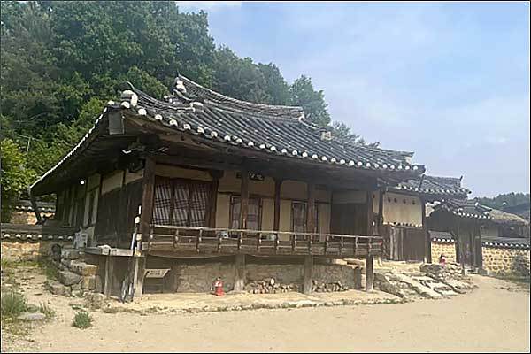 만죽재 사랑채 전경