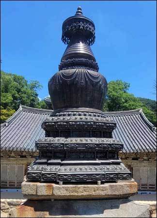 ‘공주 마곡사 오층석탑’ 상륜부의 금동보탑