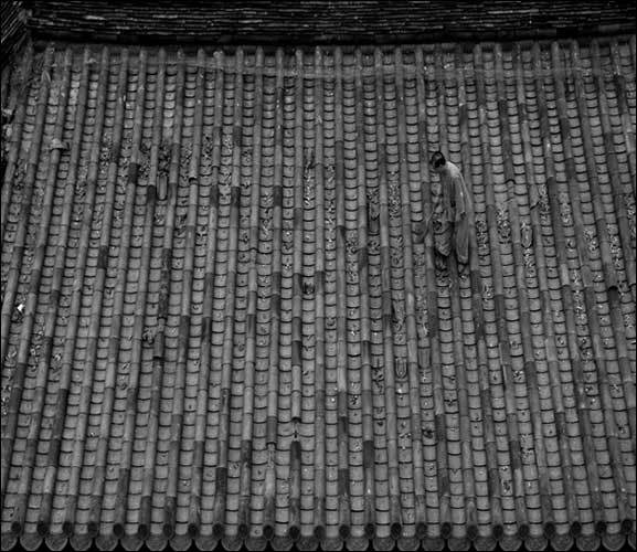 숭례문 복원(국가무형유산 보유자 이근복 번와장) , 2012 