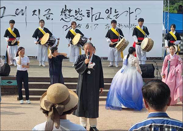인사말을 하는 (사)한국민속전통진흥회 조동준 이사장
