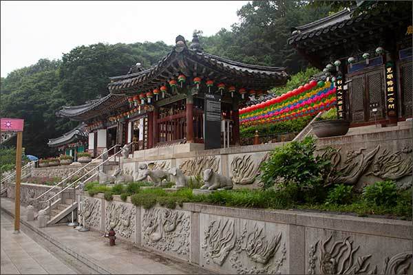 청계사 주 전각들