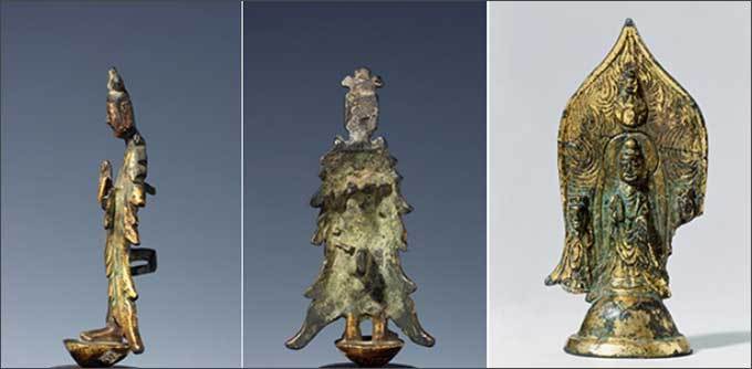 금동보살입상의 옆면(왼쪽), 금동보살입상의 뒷면(가운데)<br>
정지원명금동삼존불입상(鄭智遠銘金銅三尊佛立像), 백제 6세기, 높이 8.5cm, 보물(삼국시대 6세기에는 금동으로 만든 일광삼존불이 한 시대를 풍미했습니다.