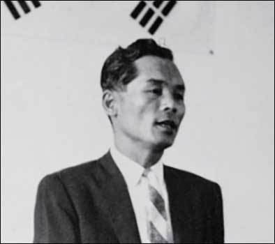 빛의 길, 교보생명ㆍ교보문고 창업주 신용호