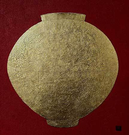 <strong>조춘제 <달항아리> present2542_45.5×53cm_gold leaf,mixed_2025</strong>