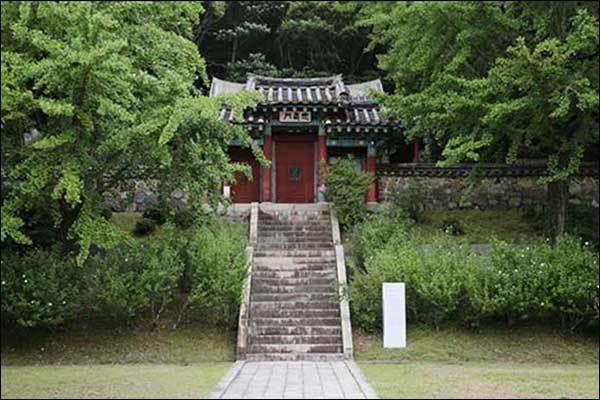 충민사 내삼문
