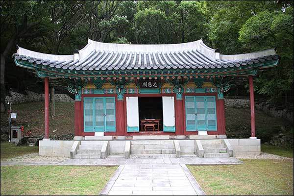 충민사 사당
