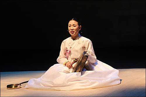 서도좌창을 부르는 국가무형유산 서도소리 전승교육사 유지숙 명창