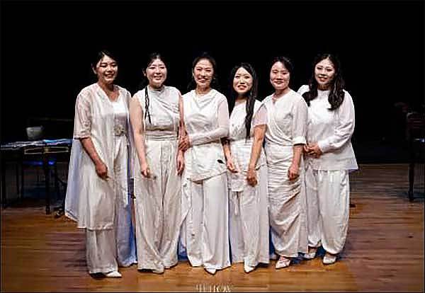 스펙트라:금 단원들 (왼쪽부터 고현영 신자빈,박주화, 김채운, 김수연, 임은별)