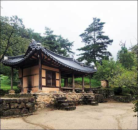 가을비가 내리는 소쇄원 제월당 모습