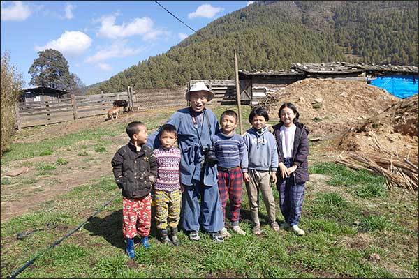 포브지카 마을 아이들과 함께
