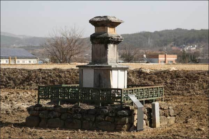 안동 폐사터 임하동 12지삼층석탑