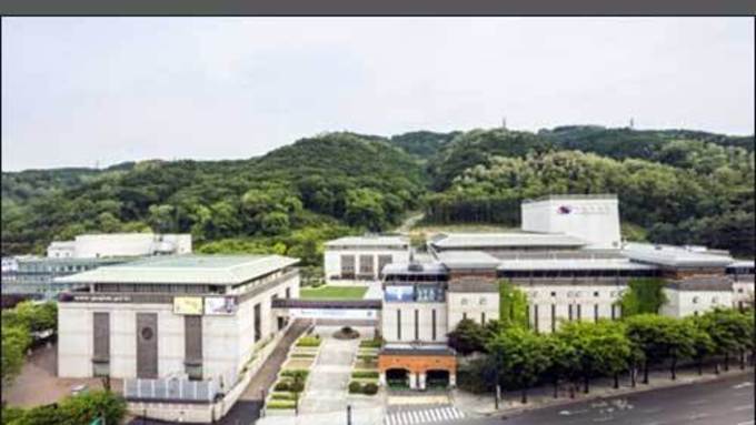 국립국악원장, 예술성과 전문성 갖춘 인사여야