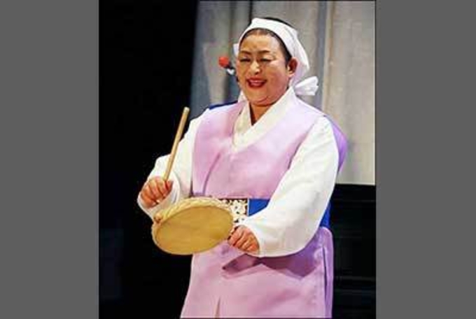 제자들과 함께 이건자 명창 <경기 산타령> 발표회