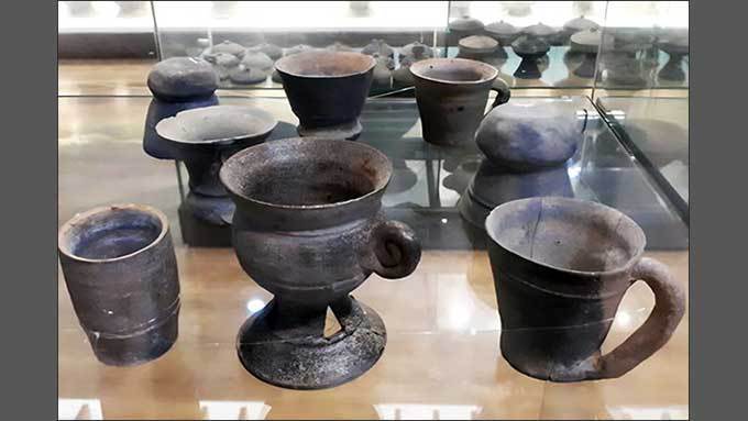 대숲 이슬에 스민 첫 차