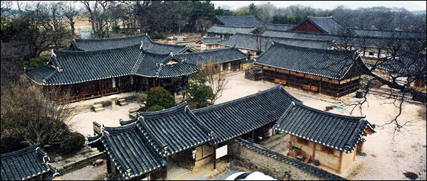 사람들에게 익숙한 “경주 최부자댁”으로 이름을 바꿀 제27호 “경주 교동 최씨 고택”