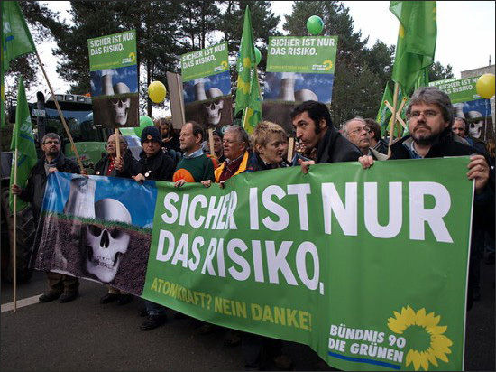 독일 녹색당원들의 원전 반대 시위